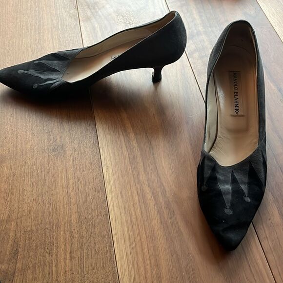 Manolo Blahnik grey and black suede micro pumps - Picture 2 of 5